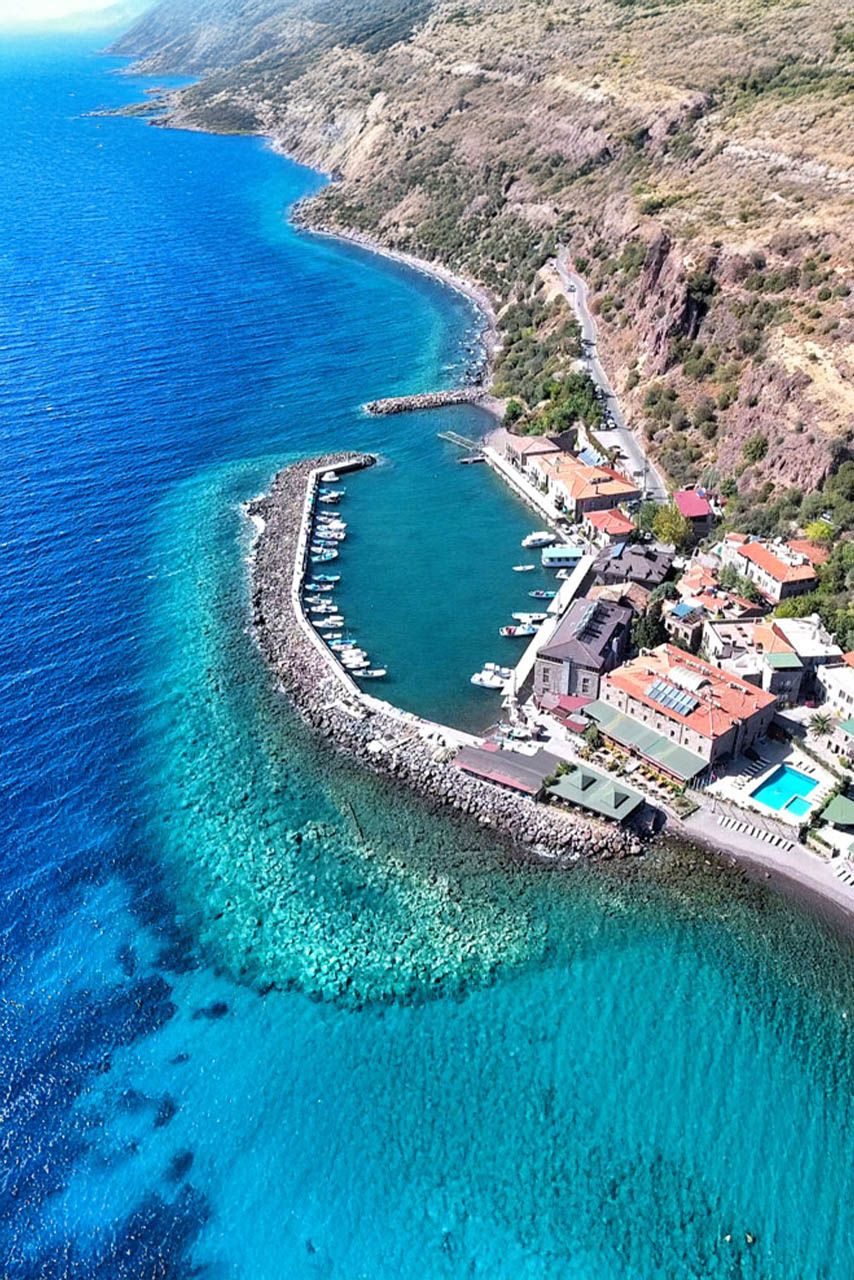 Assos Antik Limanı: Tarih ve Doğanın Buluşma Noktası