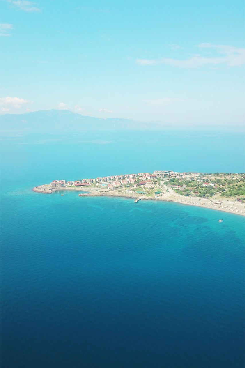 Assos Kadırga: Mavi Bayraklı Plaj ve Doğanın Kalbinde Bir Tatil